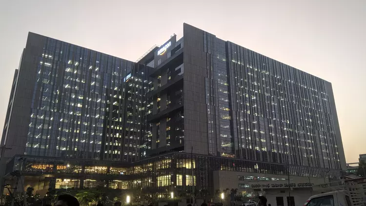 Amazon despide a cientos de empleados ...