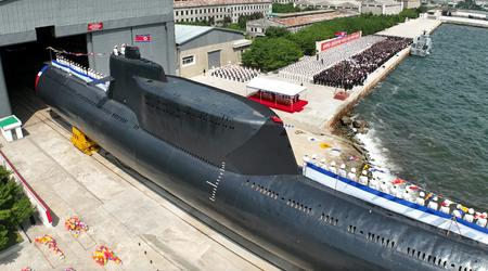 La RPDC presenta el submarino nuclear Hero Kim Gun-ok con un sistema de lanzamiento vertical de 10 misiles nucleares