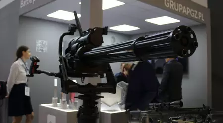 Polonia presenta la ametralladora WLKM, capaz de derribar drones enemigos con éxito