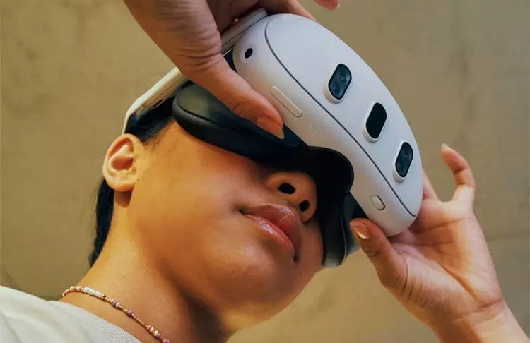 Meta cierra tres estudios de RV ...