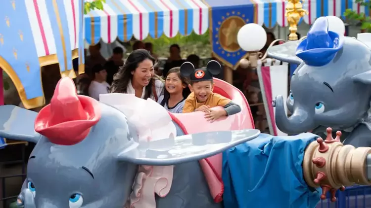 Disney enfrenta una demanda colectiva por ...