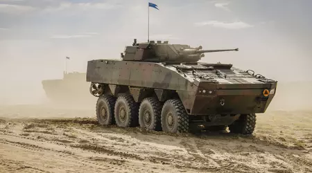 Ucrania compra a Polonia 100 vehículos blindados de transporte de tropas anfibios Rosomak, una modificación del vehículo blindado de transporte de tropas finlandés Patria.