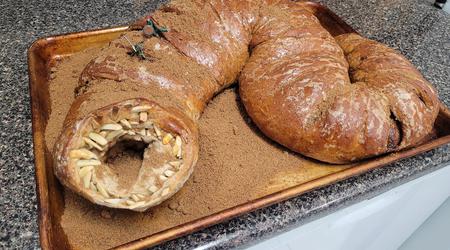 "¡He hecho Shai Khulud picante relleno de canela y clavo!": impactantes fotos de un experimento culinario que asusta y atrae al mismo tiempo
