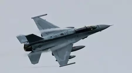 En lugar de chatarra soviética: Bulgaria recibe su primer F-16D