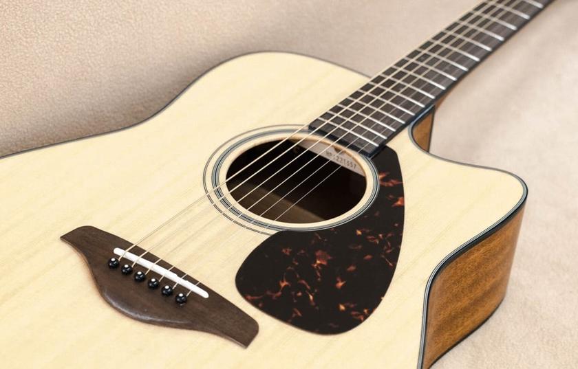 Yamaha FGX800C Guitarra acústica menos 1000 euros