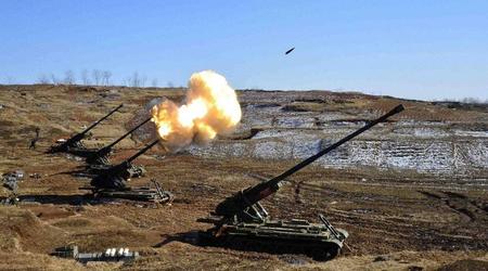 Sistemas coreanos de artillería autopropulsada de largo alcance M1989 Koksan avistados en Rusia
