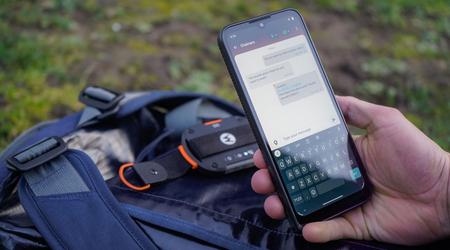 Motorola Defy Satellite Link: el gadget compacto de 100 dólares que añade conectividad por satélite a cualquier smartphone