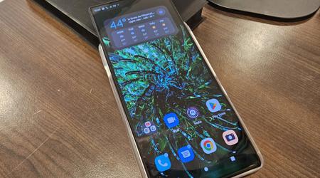 Motorola revela en el MWC 2023 el concepto de smartphone Rizr Rollable con pantalla retráctil