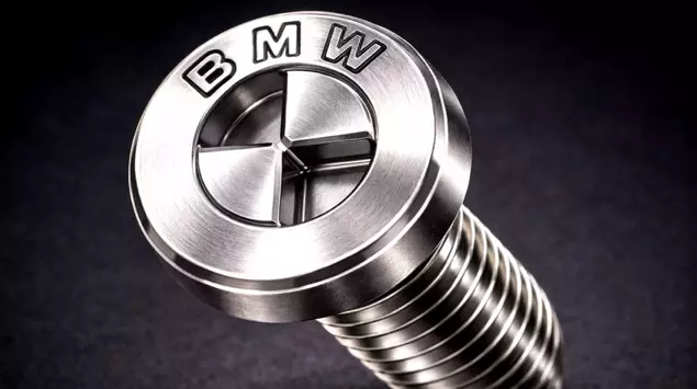 BMW patenta tornillos en forma de ...