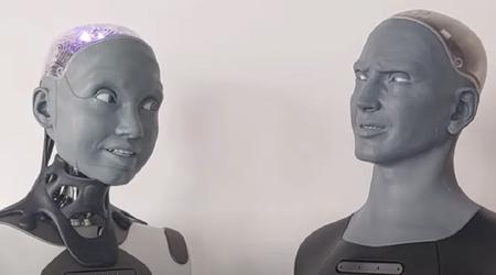 Es como las personas: un robot hembra se ofendió con un robot macho por un chiste malo.