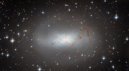El Hubble ha fotografiado la galaxia irregular cercana a la Tierra ESO 174-1 