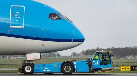 KLM encargó los primeros tractores eléctricos de remolque de aviones en el Aeropuerto de Schiphol