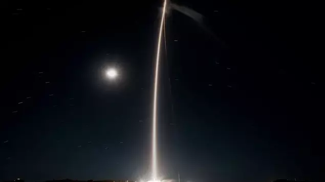 SpaceX lanza con éxito 25 satélites ...