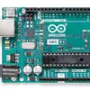 Frente de la placa Arduino UNO Q