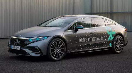 Luces turquesas: Mercedes-Benz ha sido autorizada en Alemania