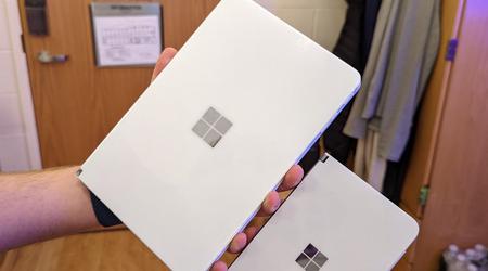 Microsoft Surface Neo con dos pantallas visto en fotos