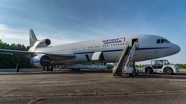 NASA rescata un telescopio en caída ...