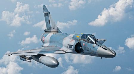 Medios de comunicación: Ucrania recibirá en enero el primer lote de cazas franceses Mirage 2000-5F modernizados.