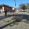 Militares inspeccionan la zona donde se lanzaron las bombas en Pochon