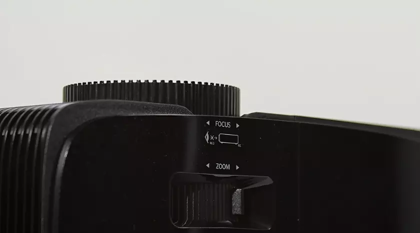 Optoma HD146X proyector para la habitacion