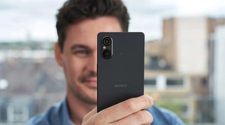 El buque insignia compacto Sony Xperia 5 V con chip Snapdragon 8 Gen 2 y cámara de 52 MP ha empezado a venderse en Alemania, Francia, España y otros países europeos