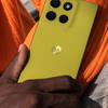 Diseño del Moto G86 Power en color Apiario Verde