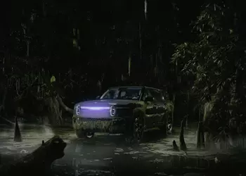 Con sonidos aterradores y luces: Rivian ...