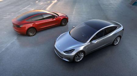Tesla retira casi 820,000 vehículos debido a un error de software