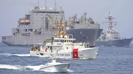 La embarcación no tripulada L3Harris Arabian Fox ayudó a escoltar a un grupo de buques estadounidenses liderados por el destructor USS Thomas Hudner a través del Estrecho de Ormuz.