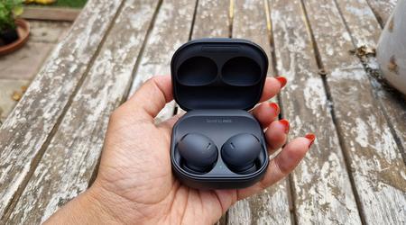 Nueva función de los Galaxy Buds: Samsung Music mediante gestos táctiles