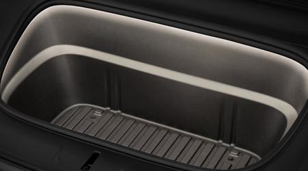 Tesla ha comenzado a vender una tira LED para el maletero delantero del Model 3 y Model Y