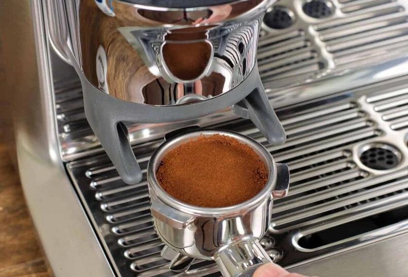 Cafetera espresso automática Breville Barista Express Impress por menos de 1000
