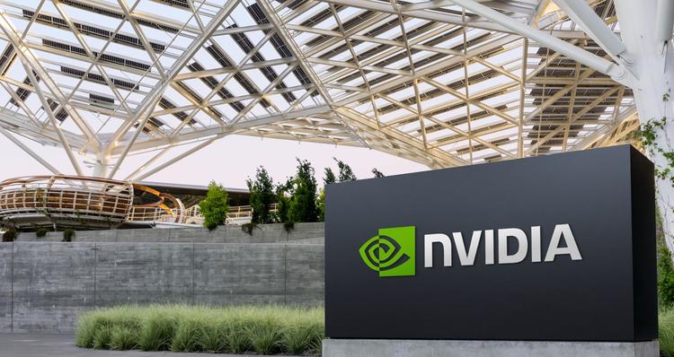Nvidia +80% YTD 2025: señales de ...