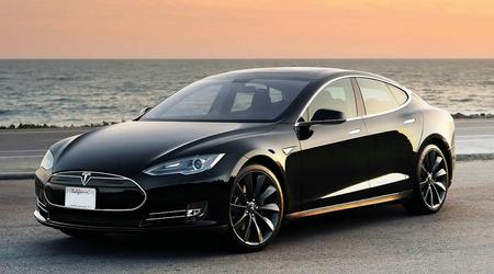 Hacker de 19 años pirateó 25 autos Tesla de forma remota