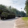 Los rusos han lanzado el misil balístico intercontinental SS-27 Mod 2 con un alcance de 12.000 kilómetros, que puede transportar una cabeza nuclear con una potencia de hasta 500 kilotones.-16 Los rusos han lanzado el misil balístico intercontinental SS-27 Mod 2 con un alcance de 12.000 kilómetros, que puede transportar una cabeza nuclear con una potencia de hasta 500 kilotones.-16