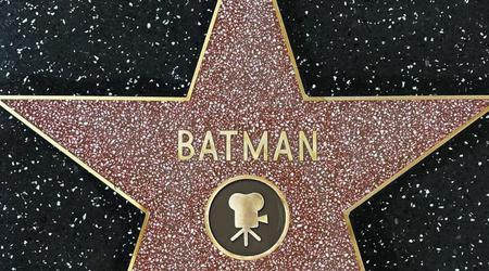 Batman recibe una estrella en el Paseo de la Fama de Hollywood: es el primer superhéroe en conseguirlo.
