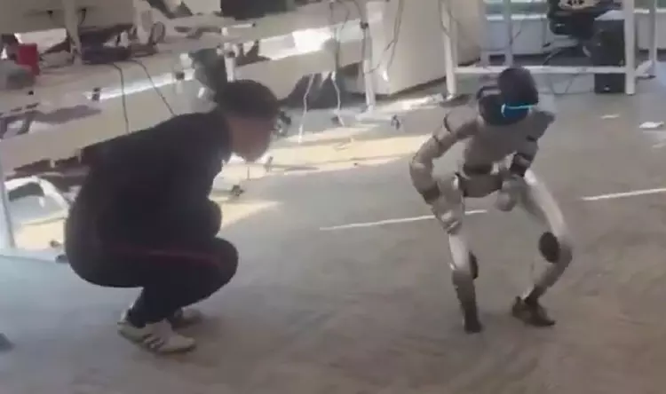 ¿Es Esto Venganza? Robot Humanoide Unitree ...