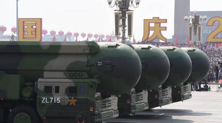 China lanza un misil balístico intercontinental al océano Pacífico por primera vez en una década 