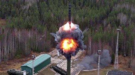Los rusos han lanzado el misil balístico intercontinental SS-27 Mod 2 con un alcance de 12.000 kilómetros, que puede transportar una cabeza nuclear con una potencia de hasta 500 kilotones.