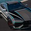 Interior del Urus SE con fibra de carbono de alto brillo