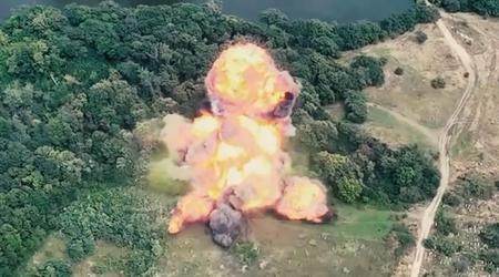 Las Fuerzas Armadas ucranianas destrozan un sistema ruso de lanzacohetes múltiples Grad con una munición de racimo