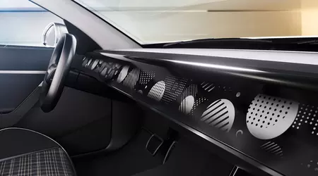 Continental ha presentado un salpicadero personalizable con una pantalla E Ink de 1,3 metros de ancho.