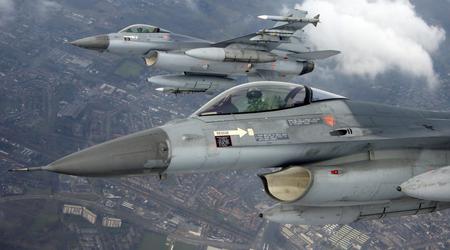 Los F-16 belgas llegarán a Ucrania un año más tarde debido al retraso del F-35