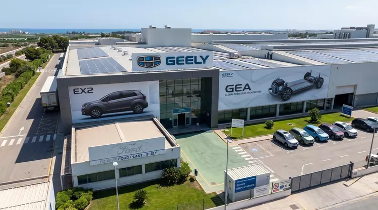 Geely compra la línea de Ford ...