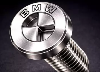 BMW patenta tornillos en forma de ...