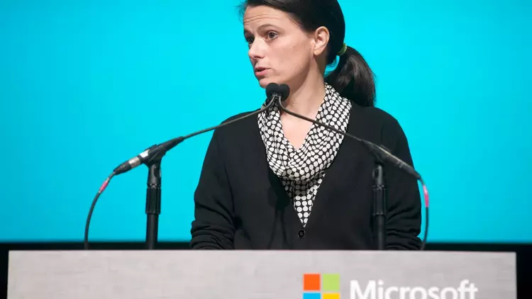 La directora financiera de Microsoft impone ...