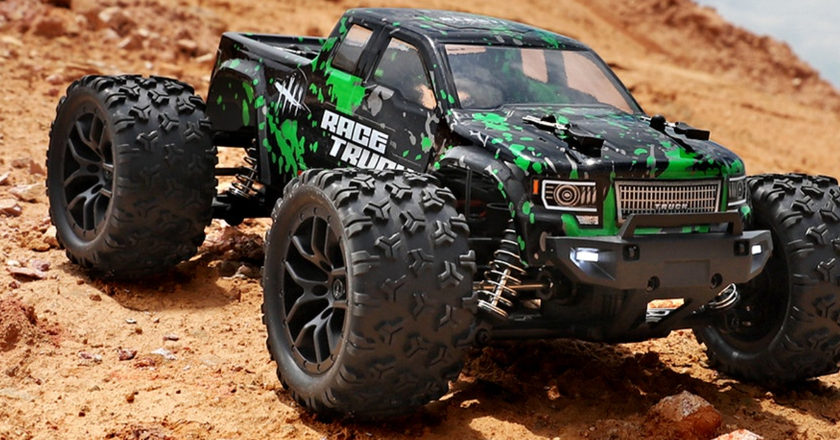 1:18 HAIBOXING All Terrain mejor coche teledirigido por menos de 100 dólares