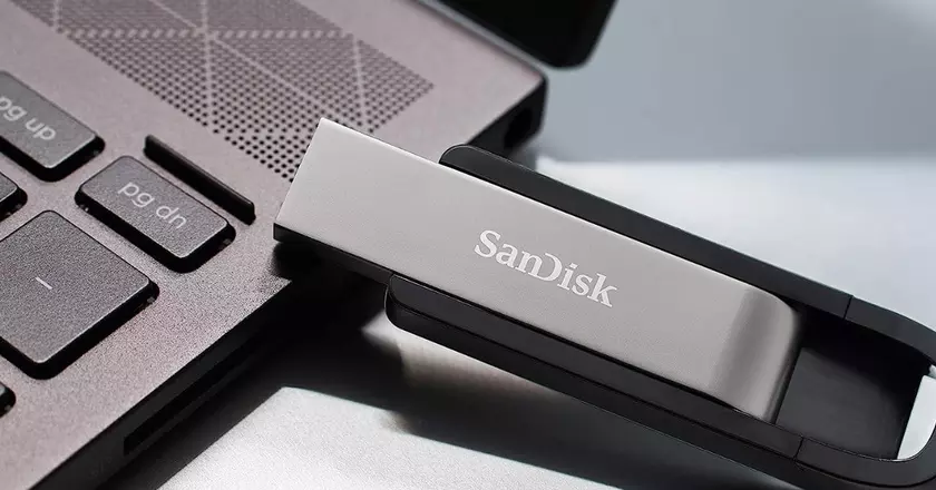 Memoria USB SanDisk Extreme Go dj de 64 GB