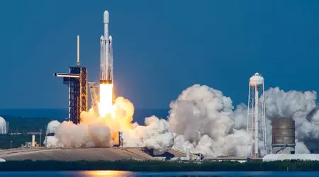SpaceX lanza el Falcon Heavy tras 18 meses de parón con un satélite de internet para Asia-Pacífico
