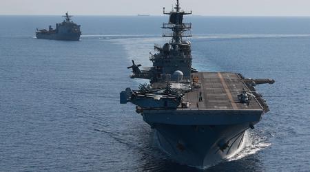 EE.UU. dejará en el Mar Rojo los buques de asalto anfibio USS Carter Hall y USS Bataan, junto con tres destructores de misiles guiados de la clase Arleigh Burke.